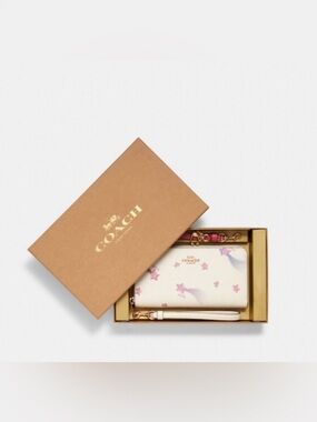 ✨ NIB Coach Boxed Long Zip Around Wallet w/ Disco Star Print – Chalk Multi ✨